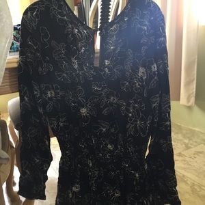 F21 woman’s black and white floral dress